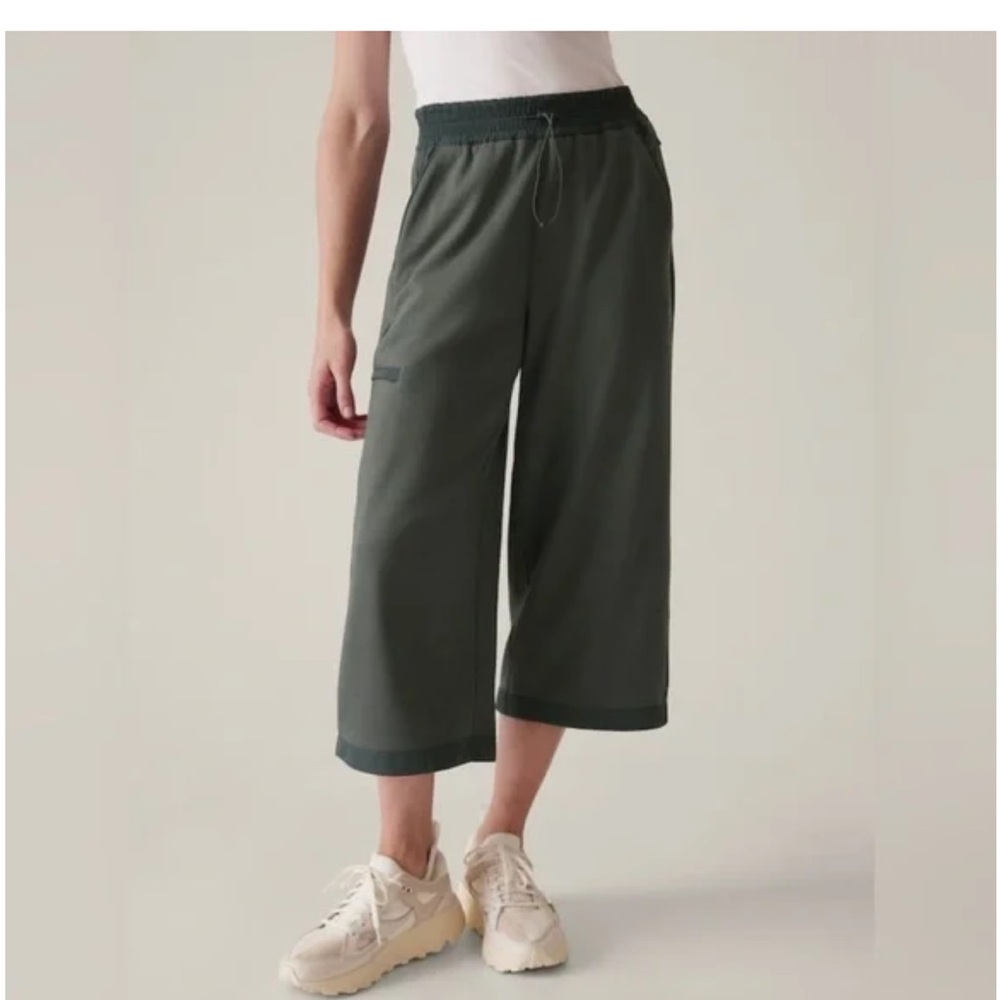 Athleta Triumph Hybrid Wide Leg Crop Women’s Size 1X